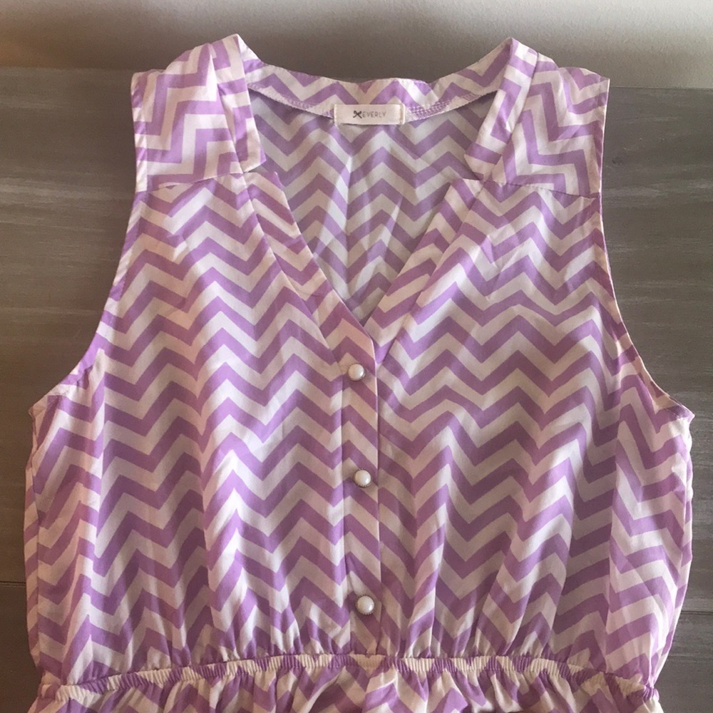 Everly Sleeveless Chevron Print Dress